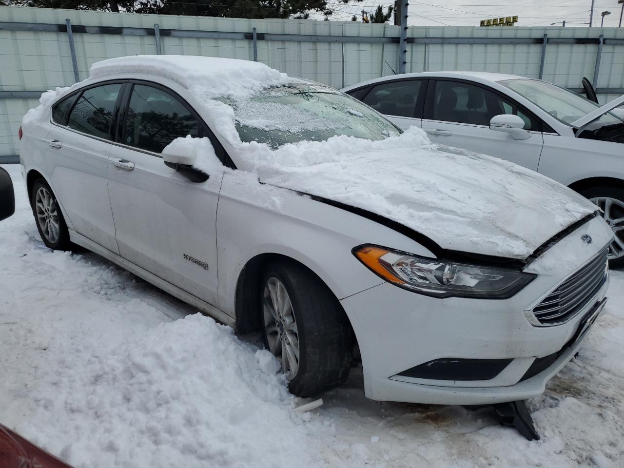 VIN 3FA6P0LU4HR358658 2017 FORD FUSION no.4