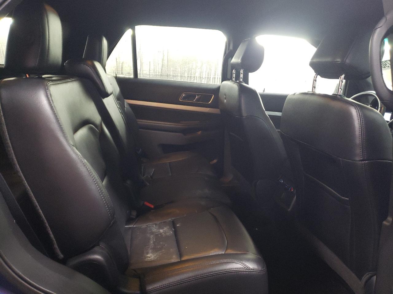 2016 Ford Explorer - Image 10