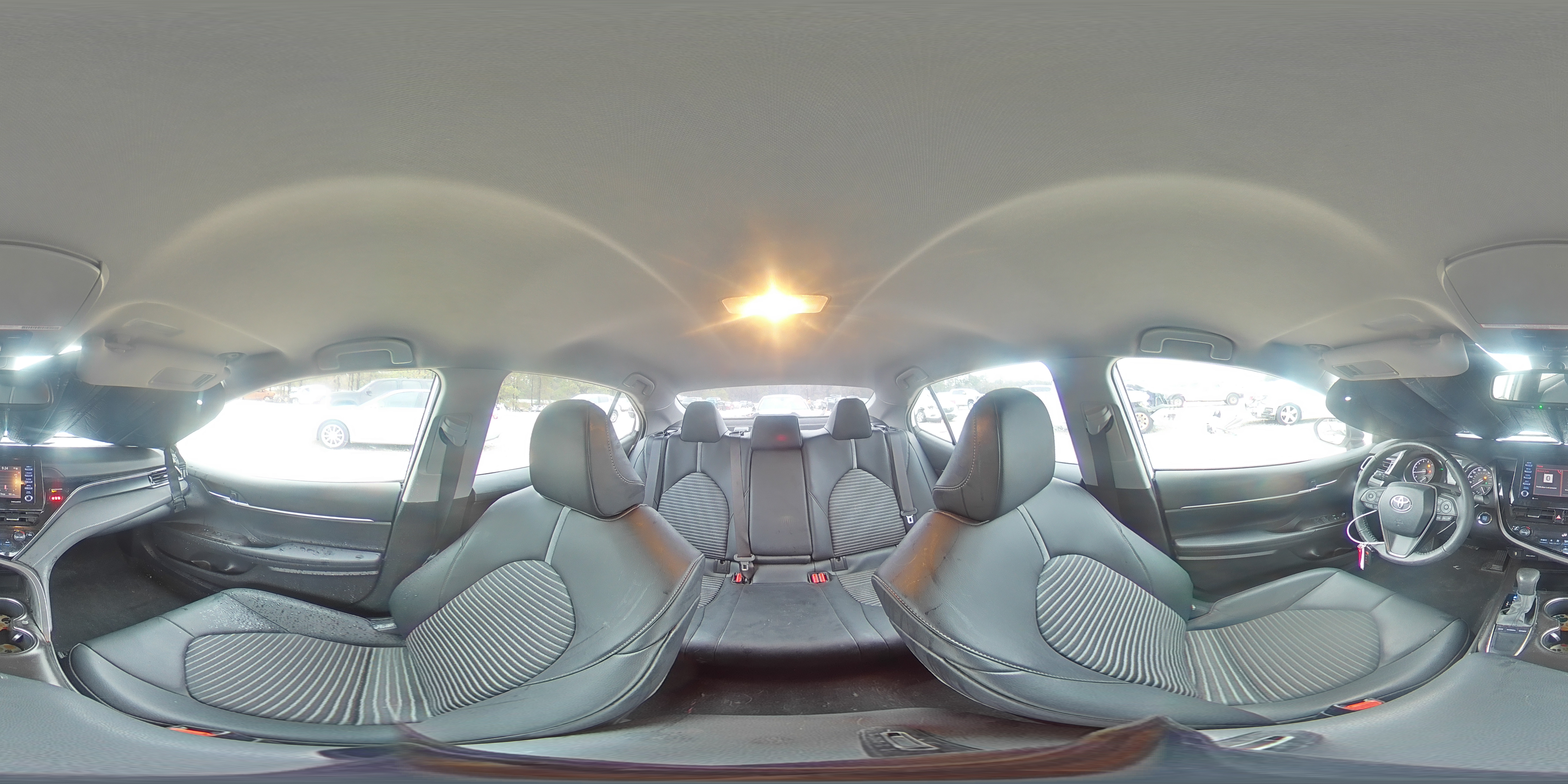 2022 Toyota Camry - Image 14