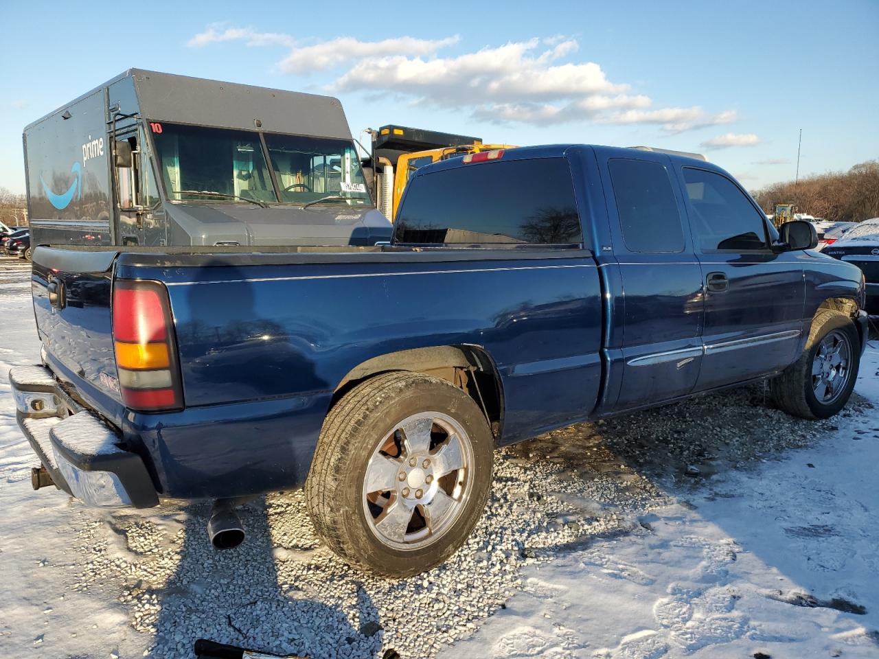 2004 GMC Sierra - Image 3