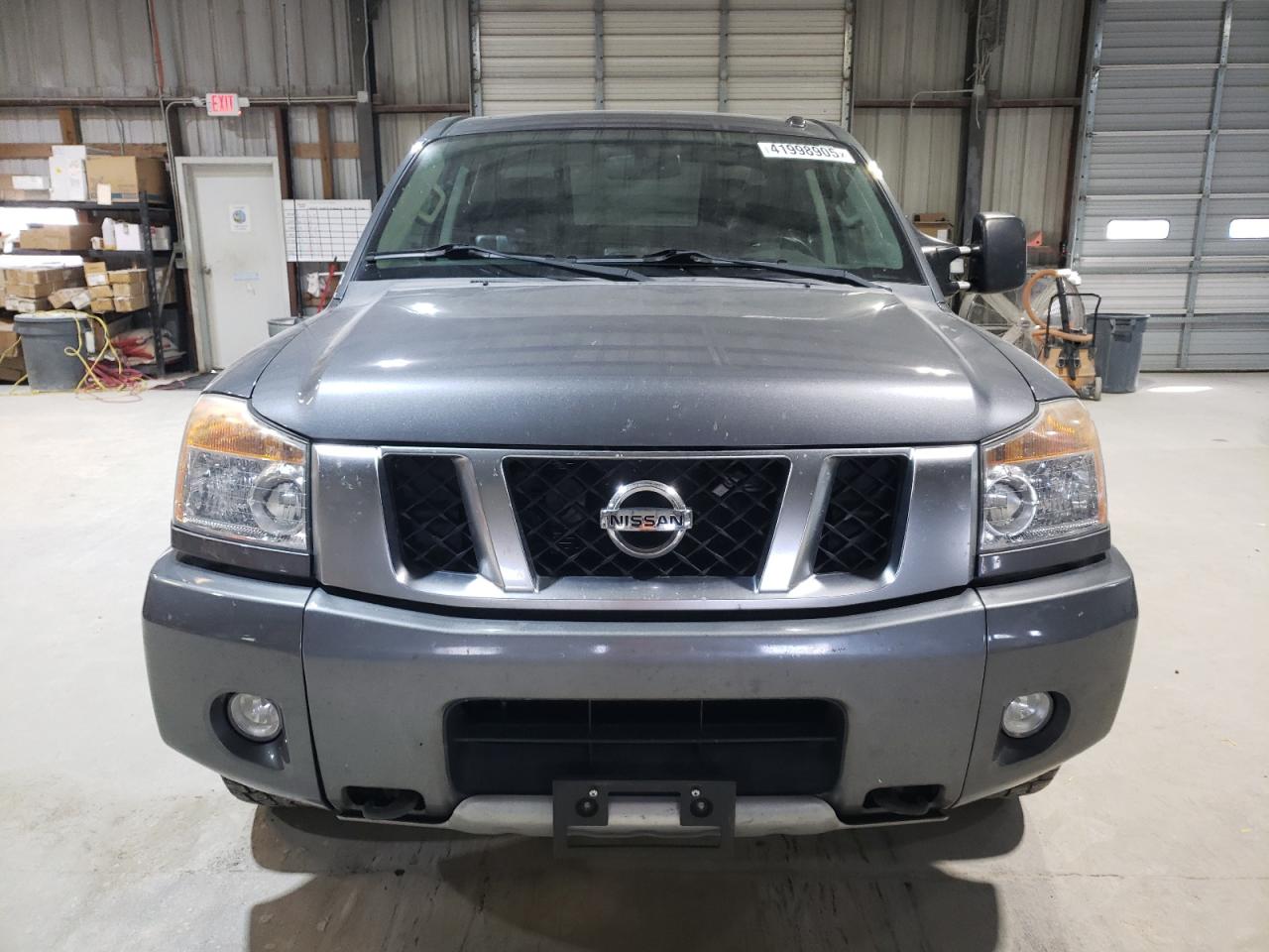 2014 Nissan Titan - Image 5