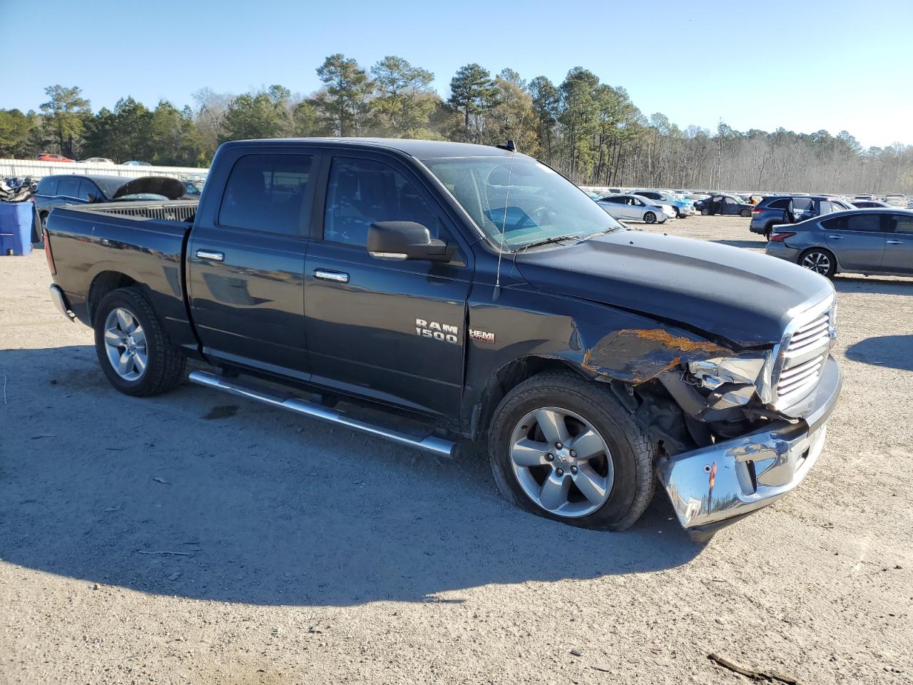 2016 RAM 1500 - Image 4