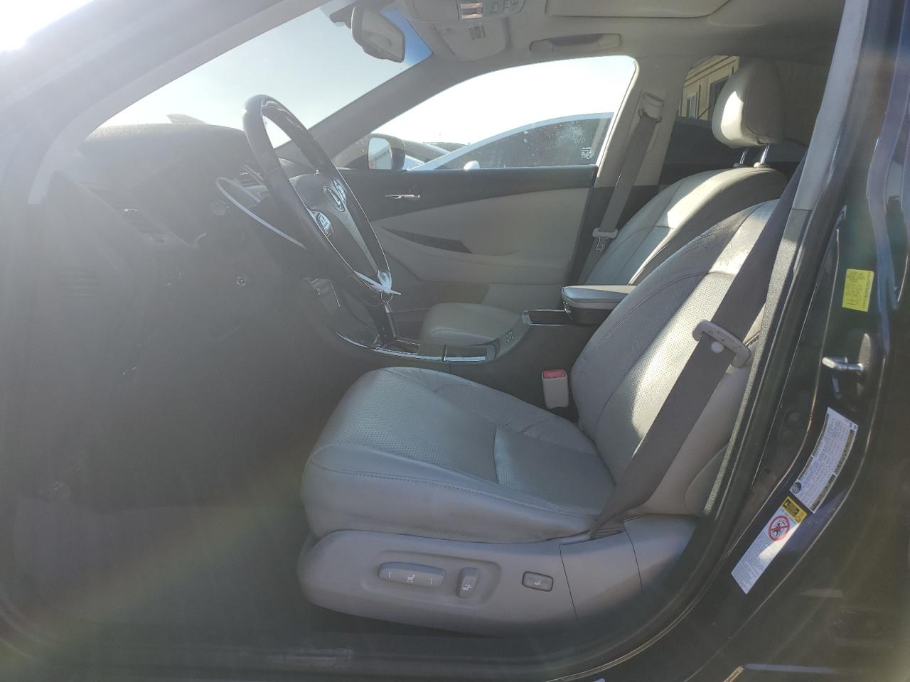2011 Lexus ES - Image 7