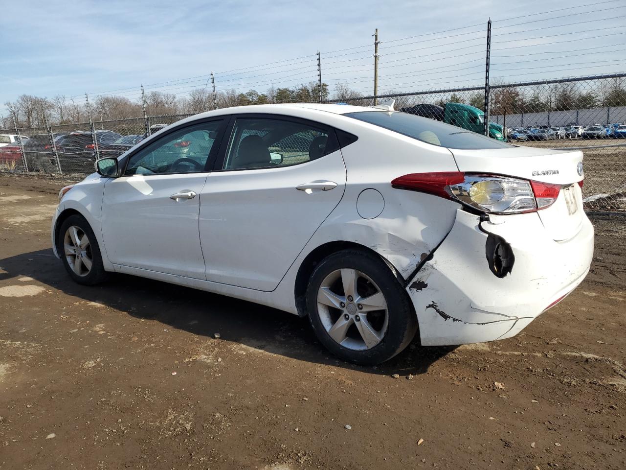 2012 Hyundai Elantra - Image 2