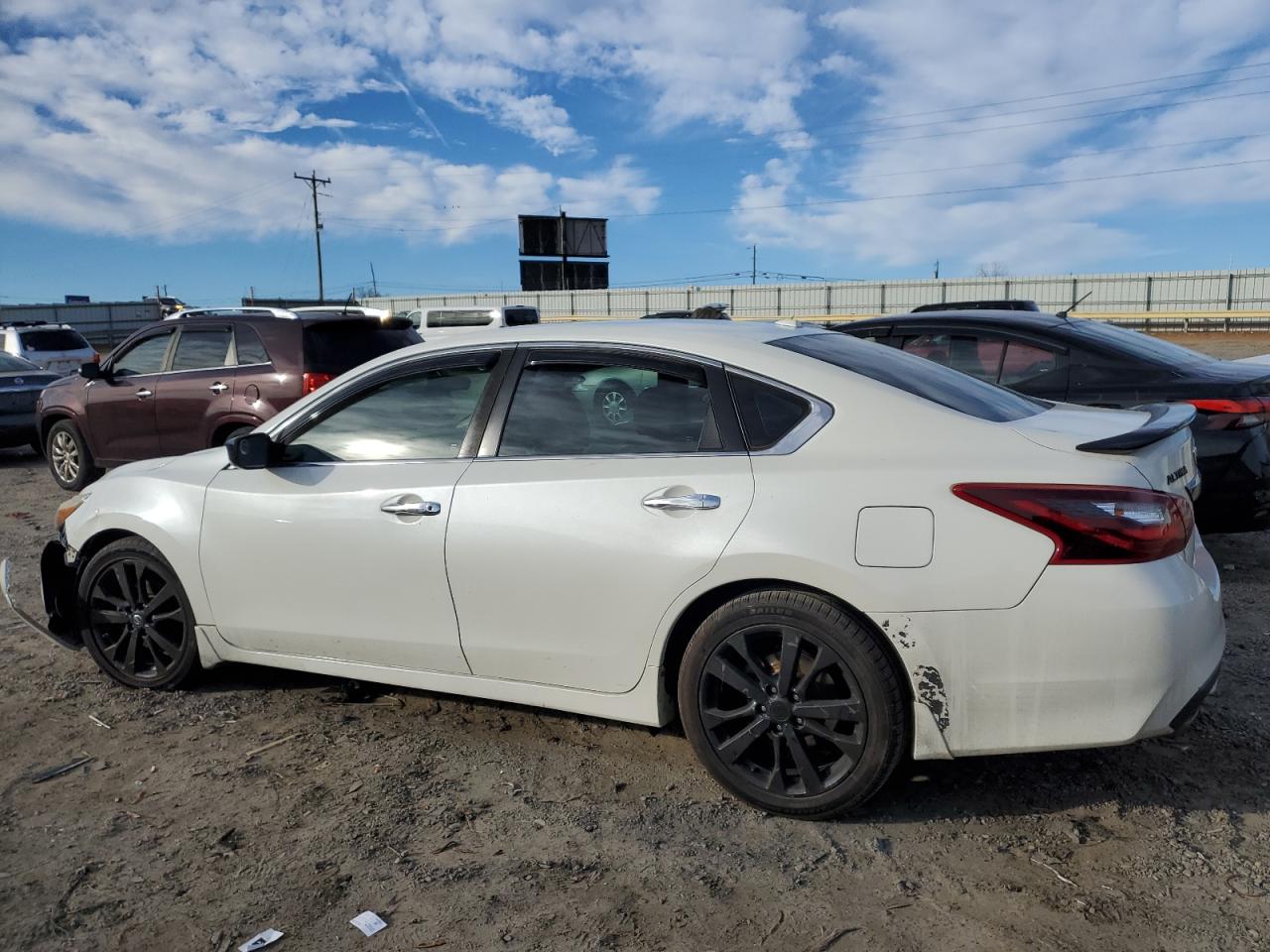 2018 Nissan Altima - Image 2