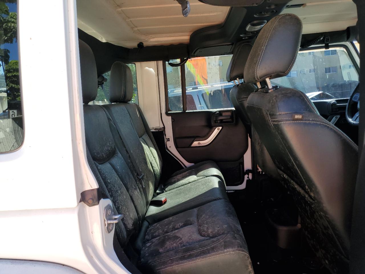 2015 Jeep Wrangler - Image 10