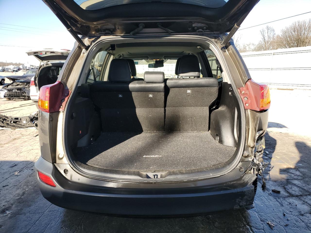 2015 Toyota RAV 4 - Image 6