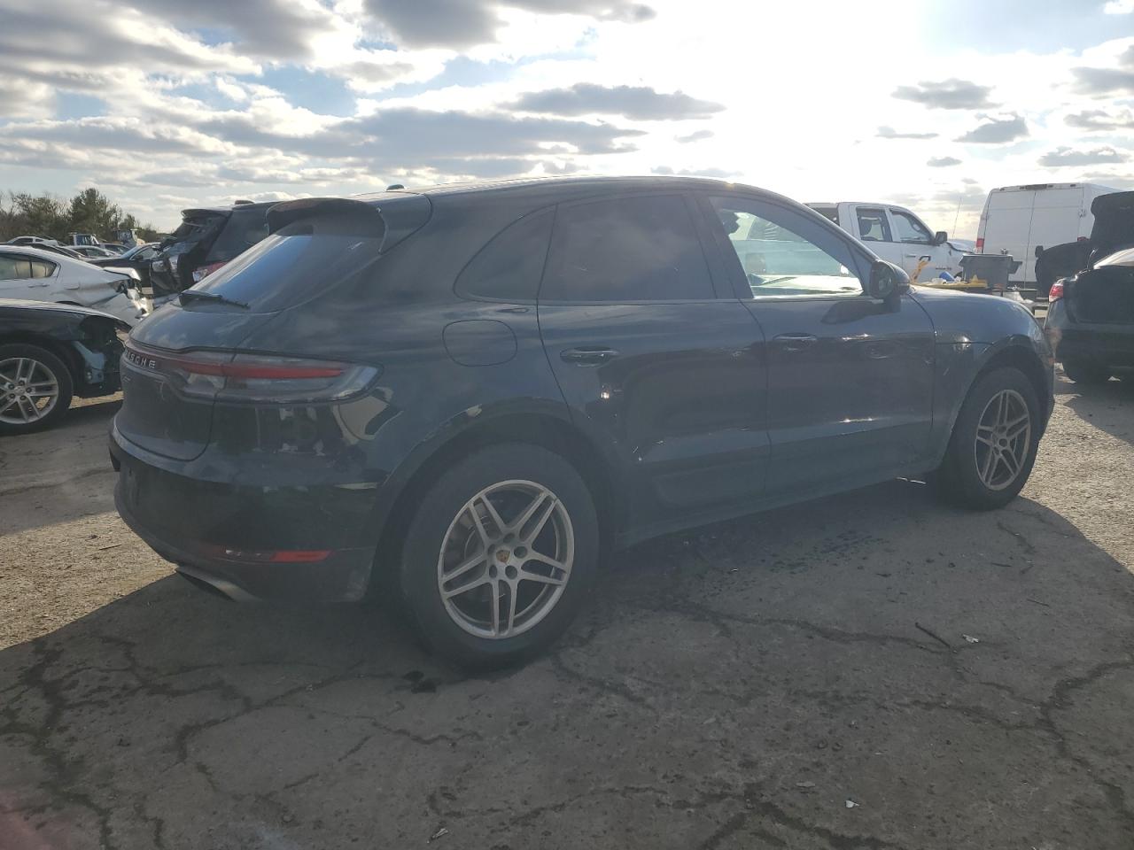 VIN WP1AA2A50LLB03217 2020 PORSCHE MACAN no.3