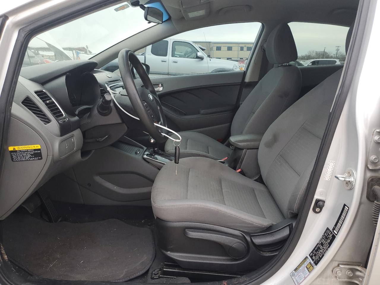 2017 Kia Forte - Image 7
