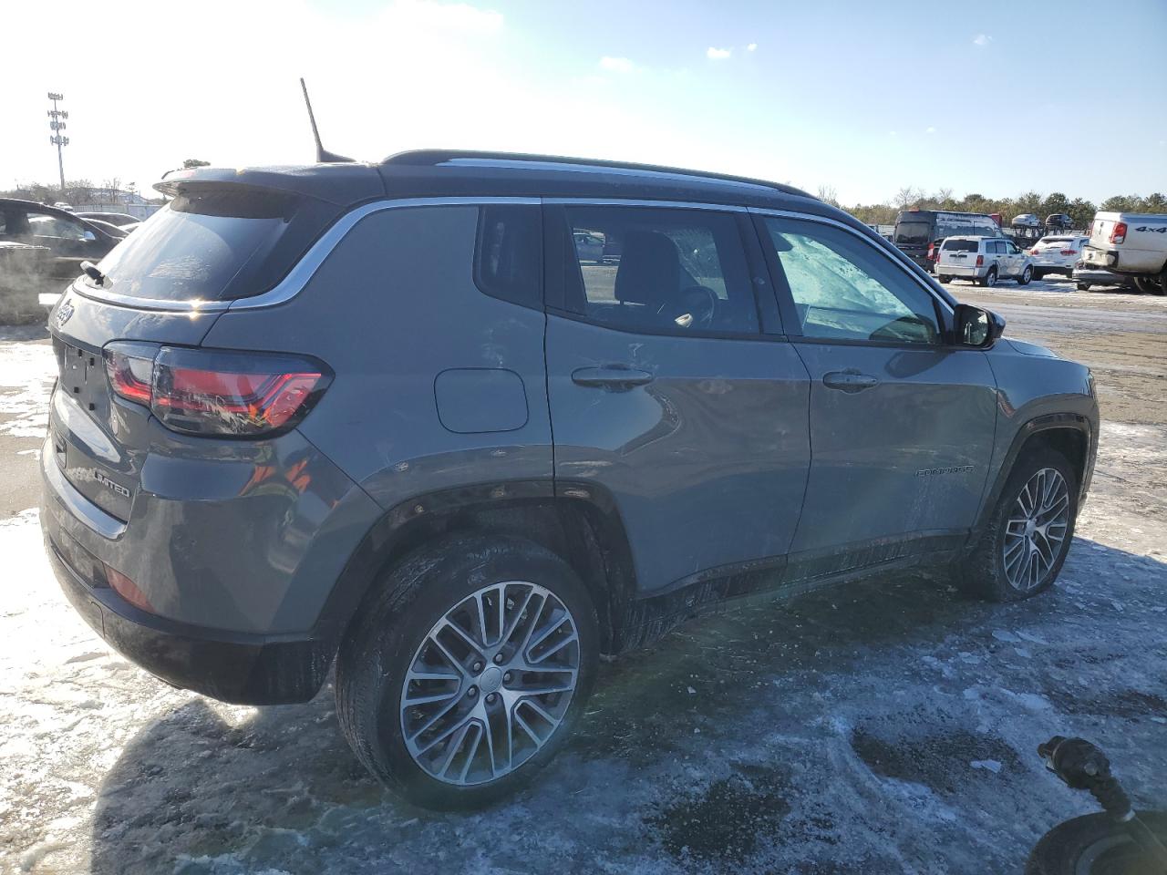 2022 Jeep Compass - Image 3