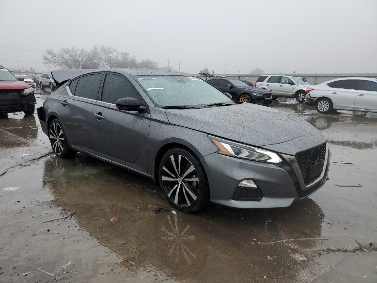 2021 Nissan Altima - Image 4