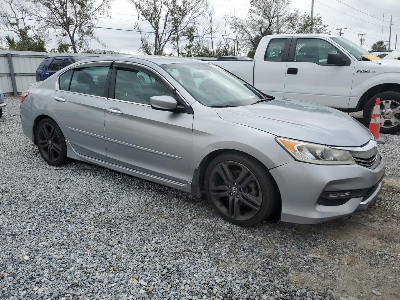 2016 Honda Accord - Image 4
