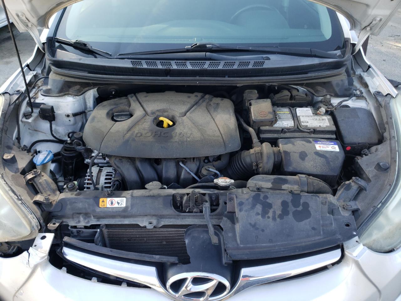 2016 Hyundai Elantra - Image 11