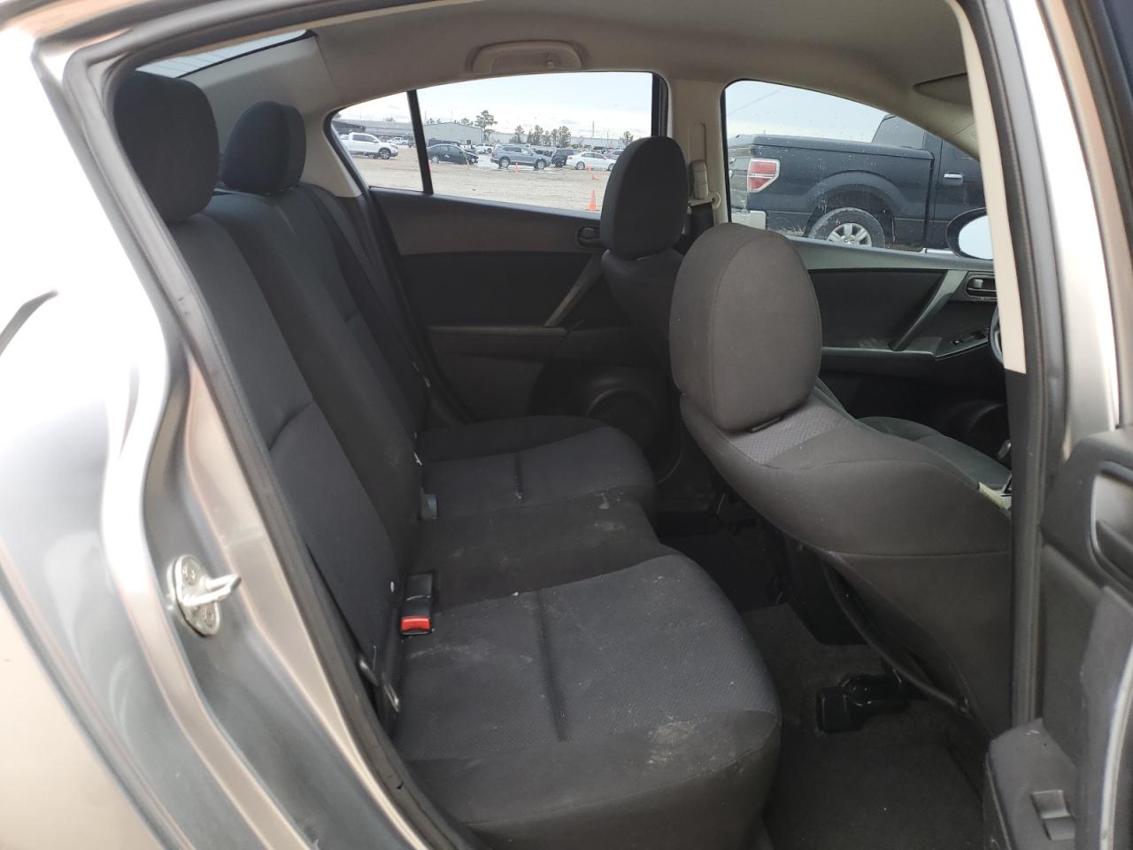 2011 Mazda 3 - Image 10