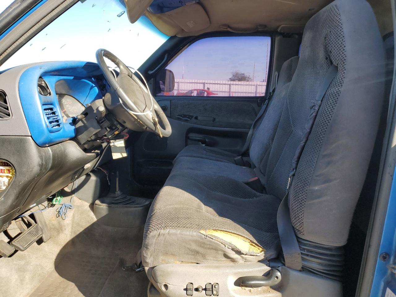 2000 Dodge RAM - Image 7