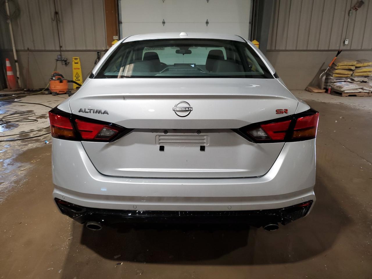 2024 Nissan Altima - Image 6
