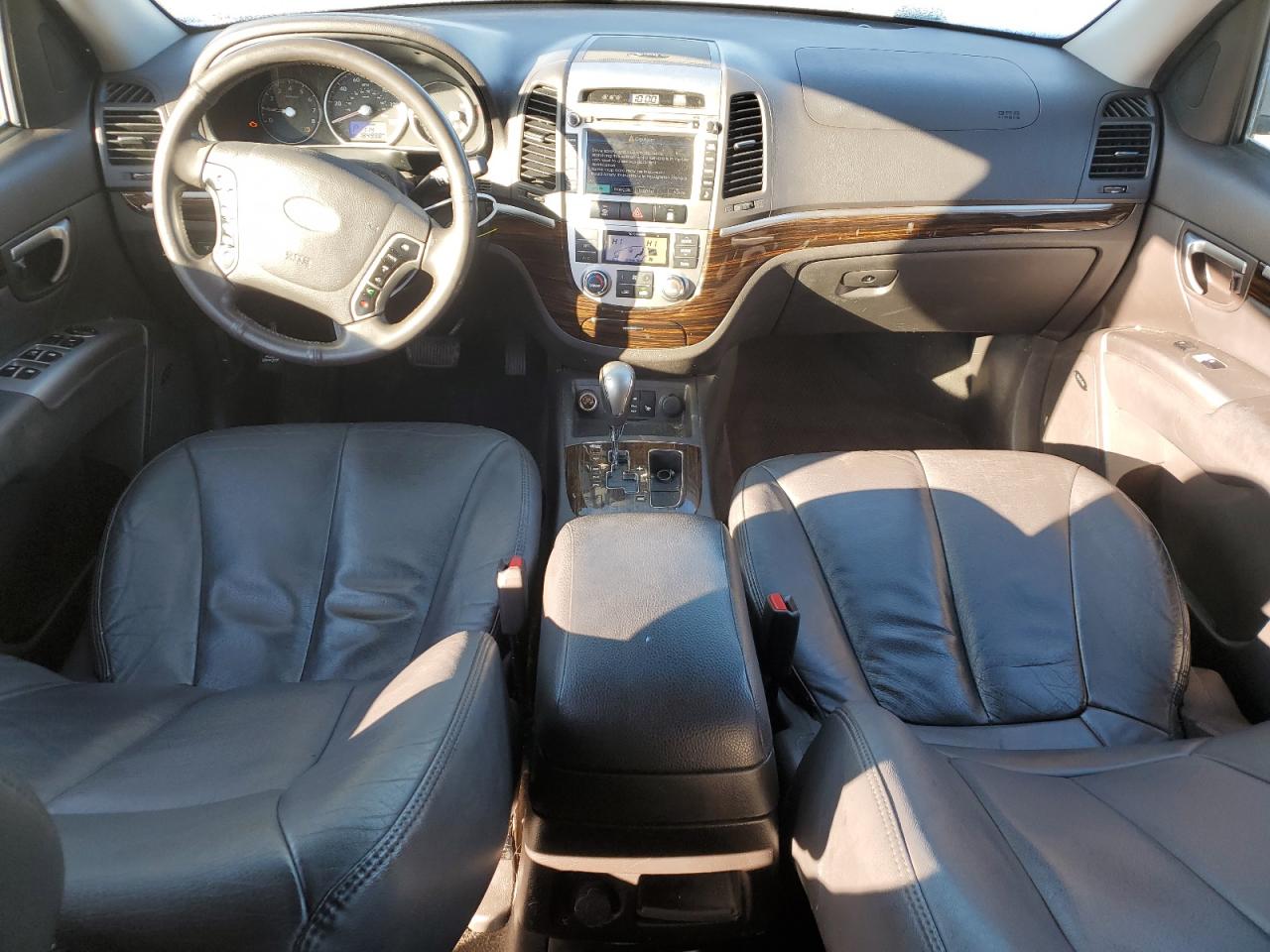 2012 Hyundai Santa Fe - Image 8