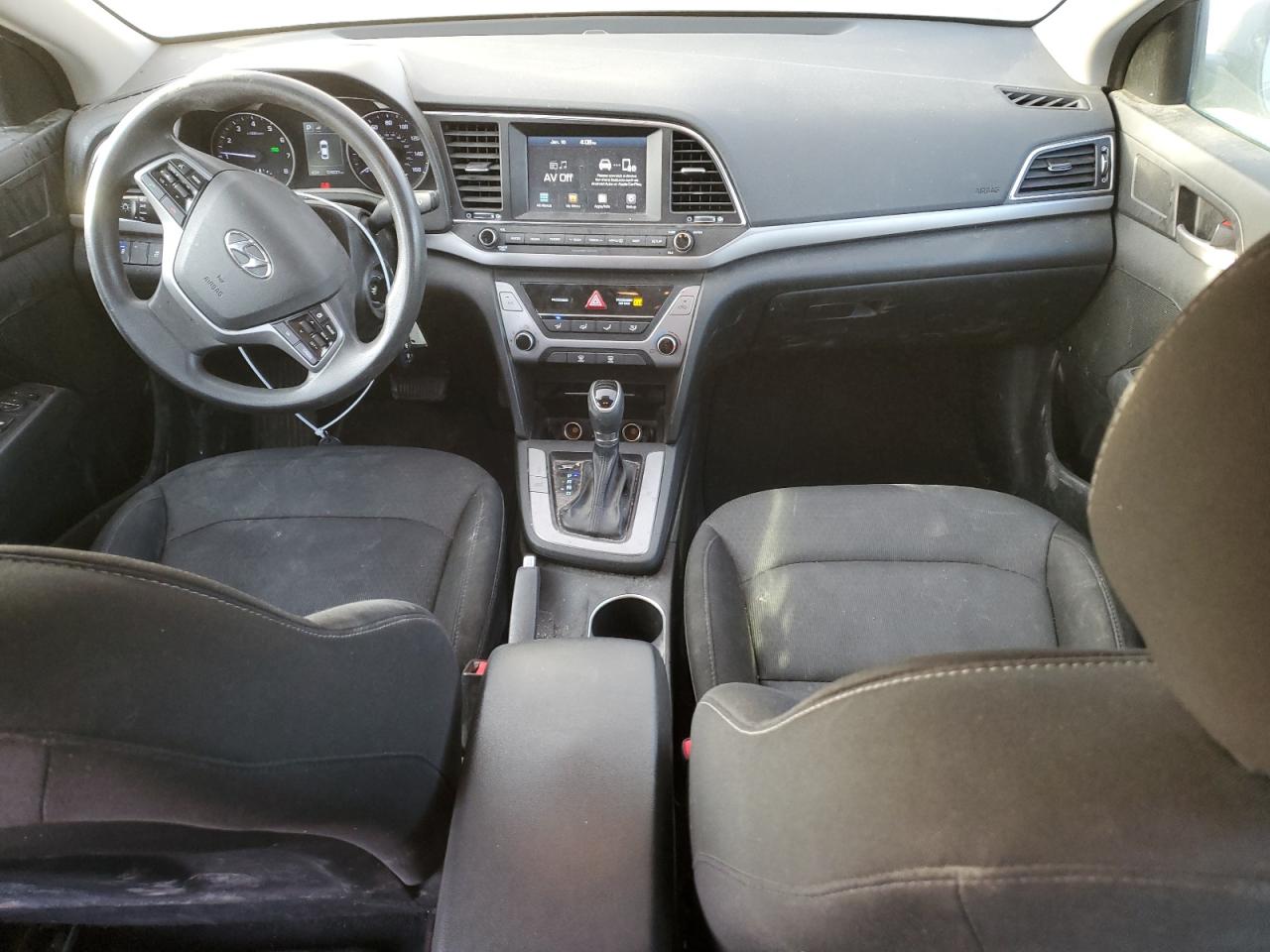 2018 Hyundai Elantra - Image 8