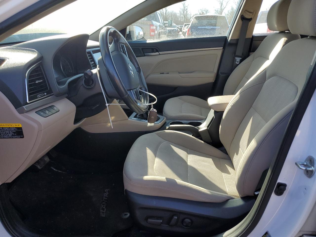 2017 Hyundai Elantra - Image 7