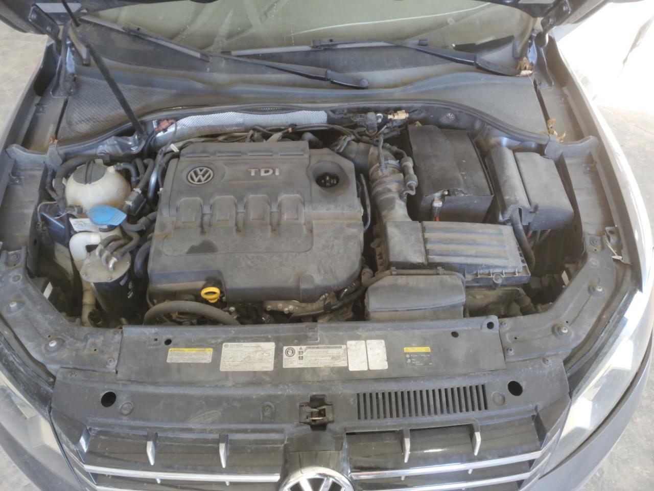 2015 Volkswagen Passat - Image 12