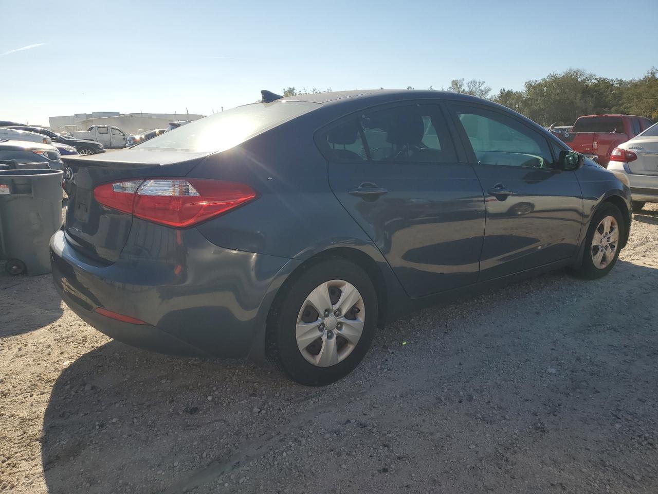 VIN KNAFK4A63G5469205 2016 KIA FORTE no.3