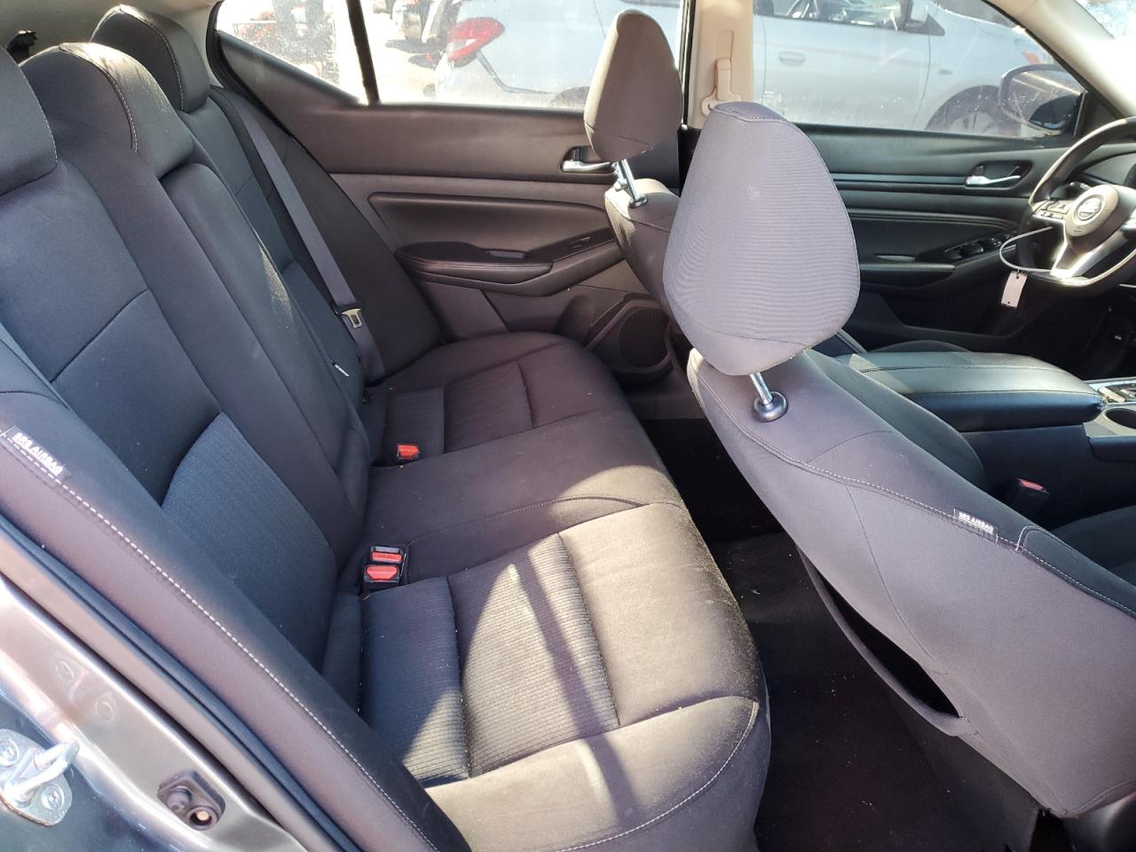 2019 Nissan Altima - Image 10