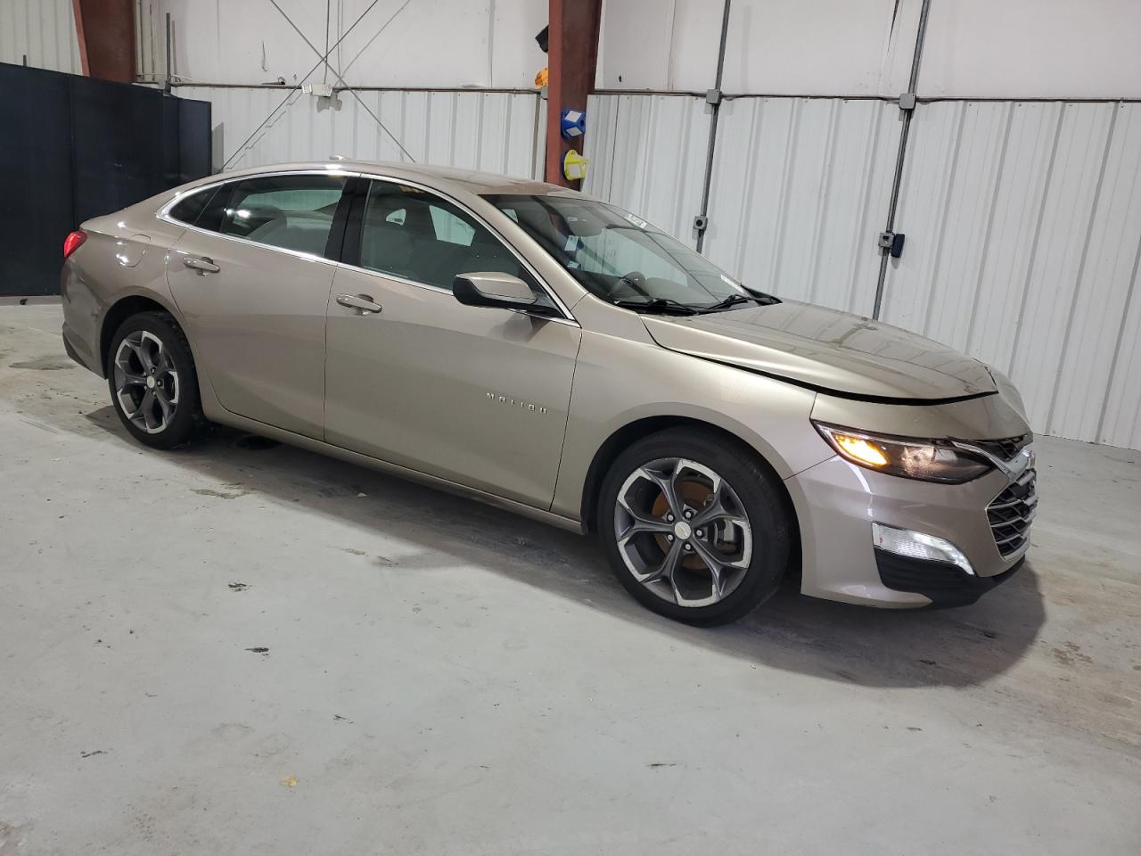 2022 Chevrolet Malibu - Image 4