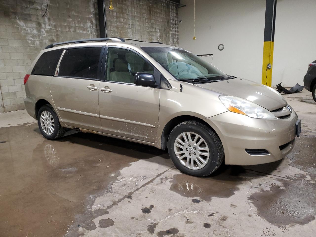 2008 Toyota Sienna - Image 4