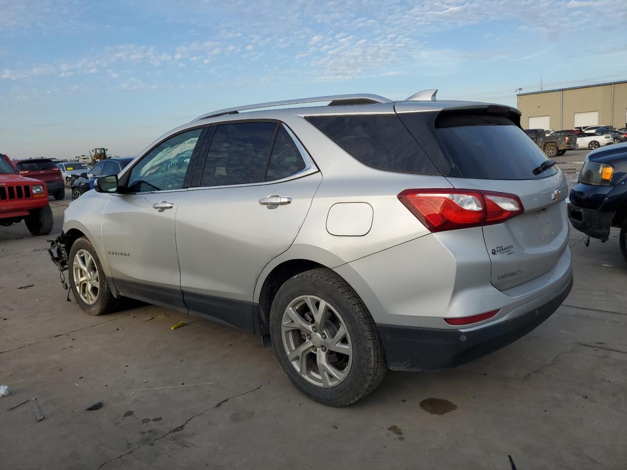 2018 Chevrolet Equinox - Image 2