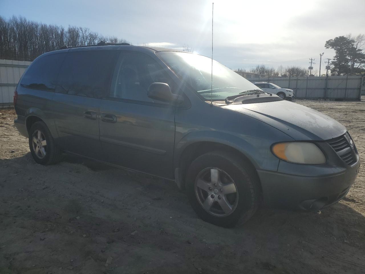 2005 Dodge Caravan - Image 4