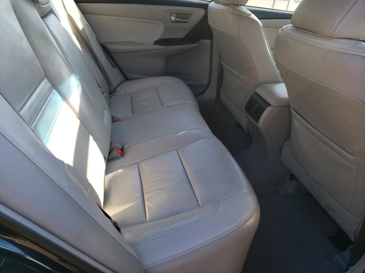 2016 Toyota Camry - Image 10