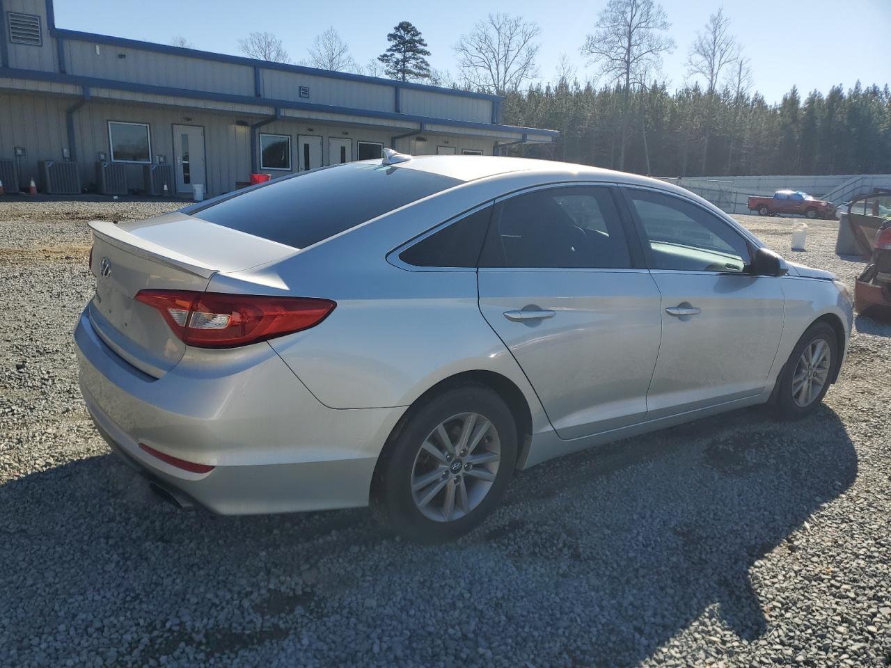 2015 Hyundai Sonata - Image 3