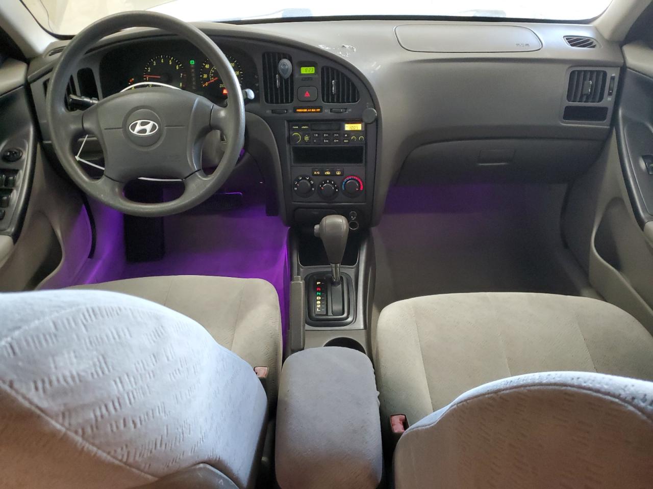 2005 Hyundai Elantra - Image 8