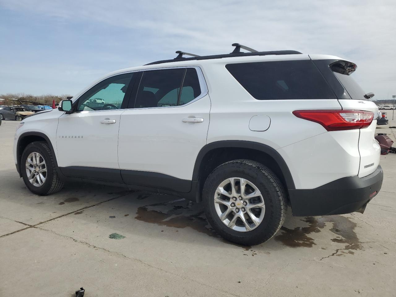 2020 Chevrolet Traverse - Image 2