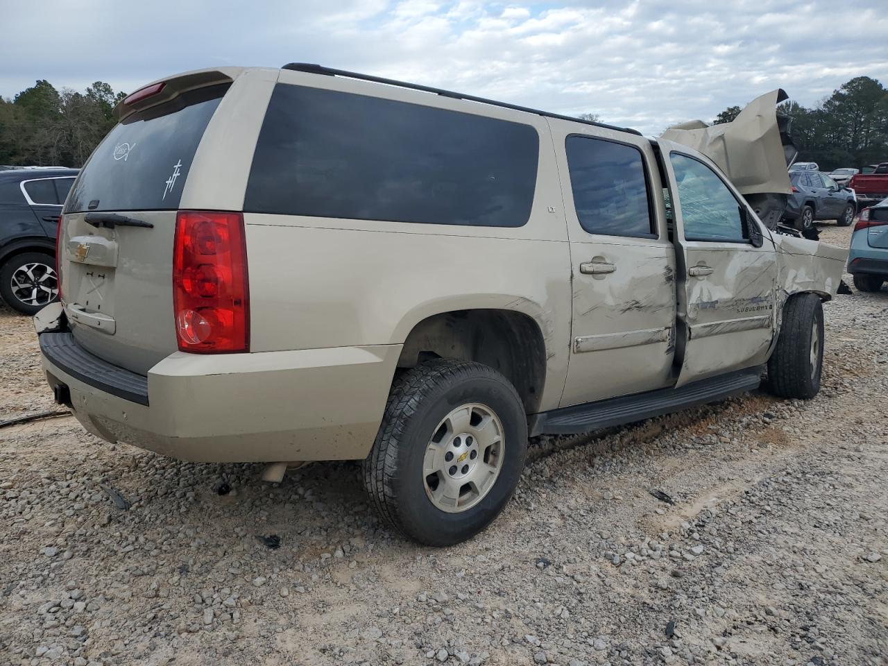 2007 Chevrolet Suburban - Image 3