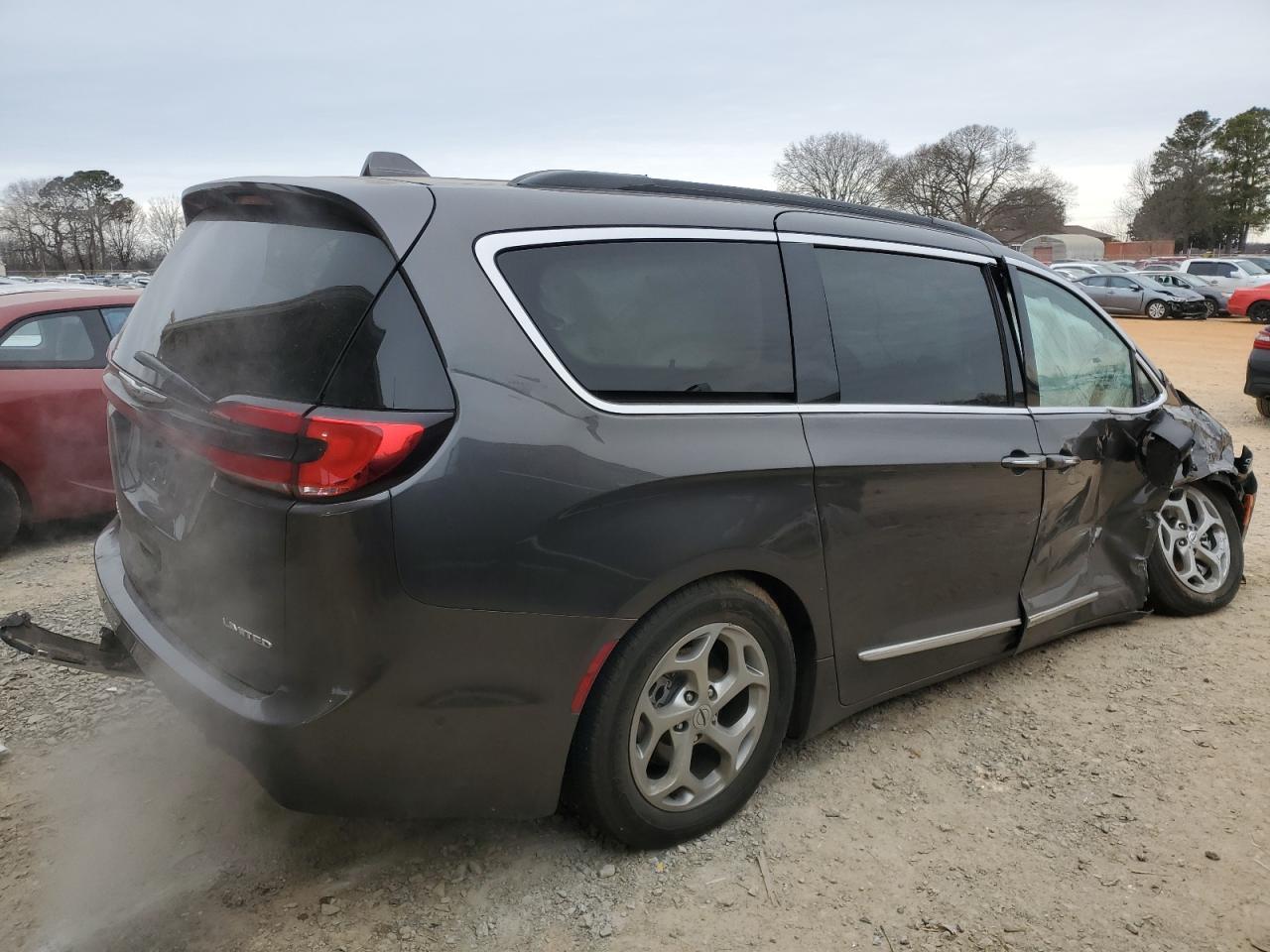 2022 Chrysler Pacifica - Image 3