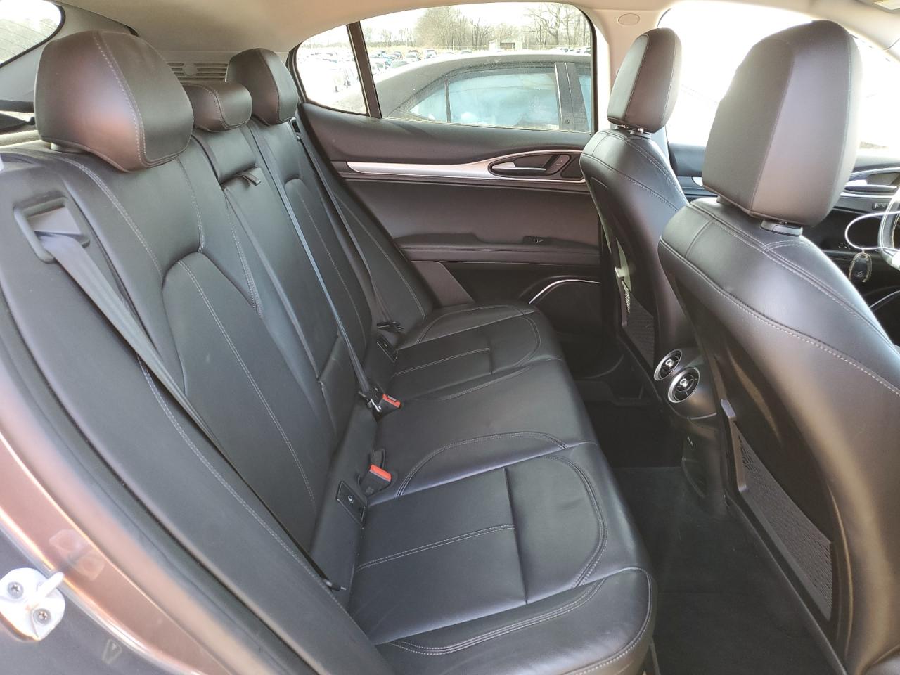 2018 Alfa Romeo Stelvio - Image 10