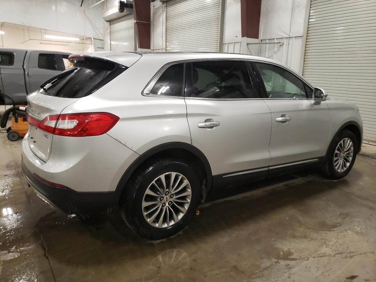 2017 Lincoln MKX - Image 3