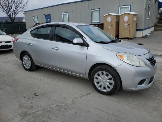  NISSAN VERSA 2012 Srebrny