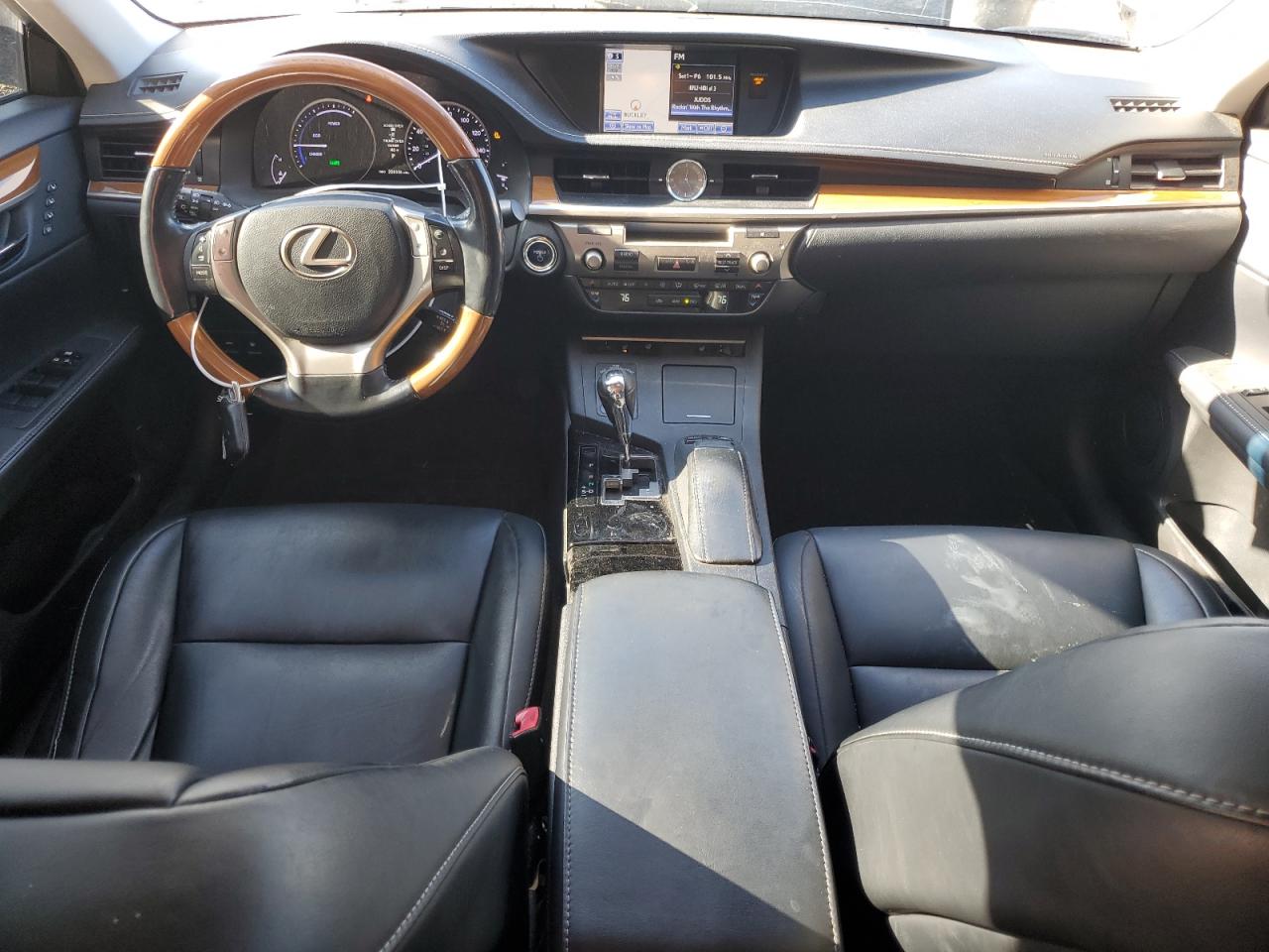 2013 Lexus ES - Image 8