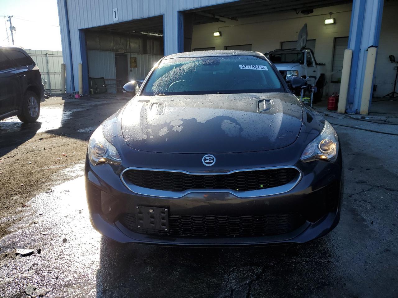 2019 Kia Stinger - Image 5