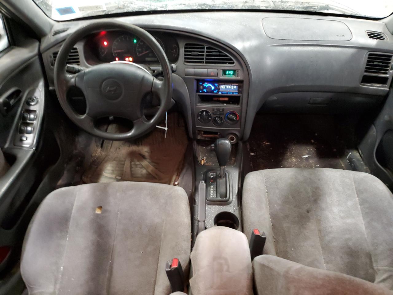 2003 Hyundai Elantra - Image 8