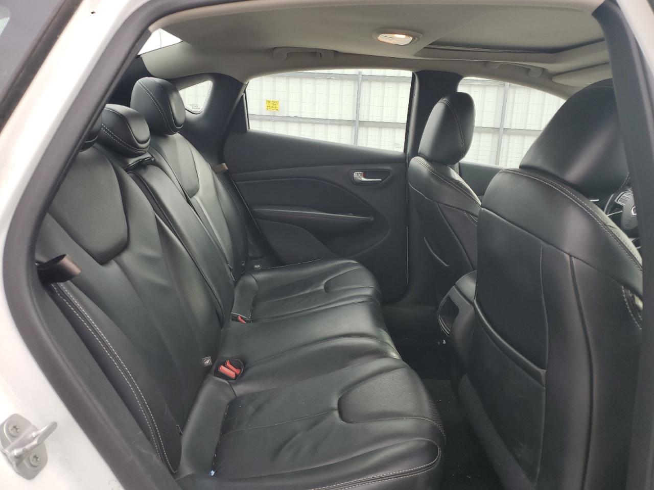 2016 Dodge Dart - Image 10