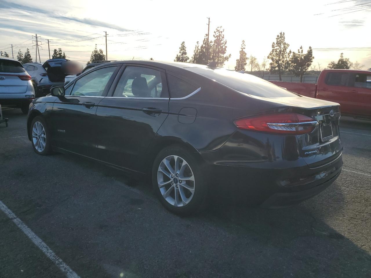 2019 Ford Fusion - Image 2