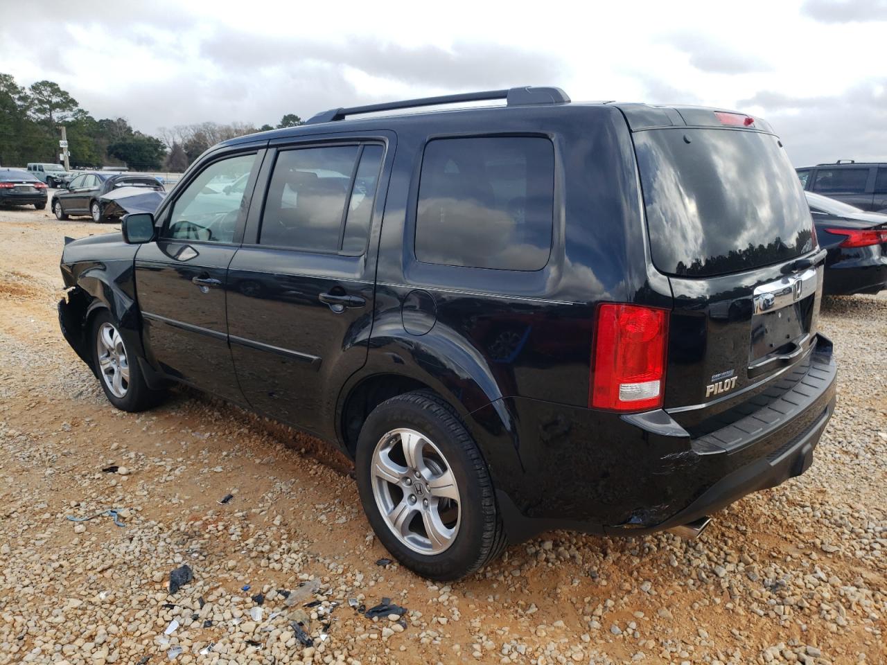 2015 Honda Pilot - Image 2