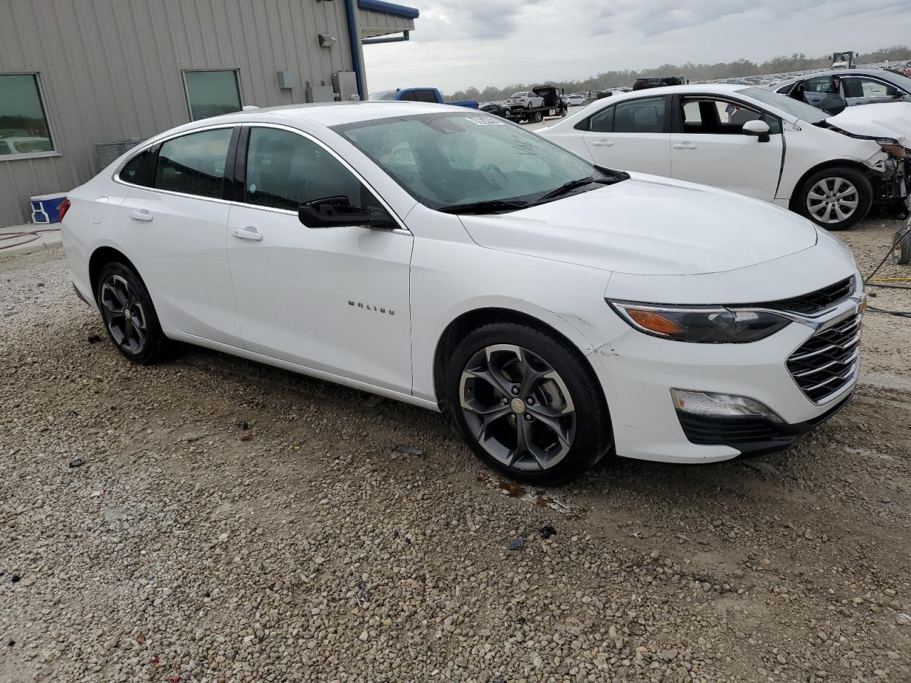 2023 Chevrolet Malibu - Image 4