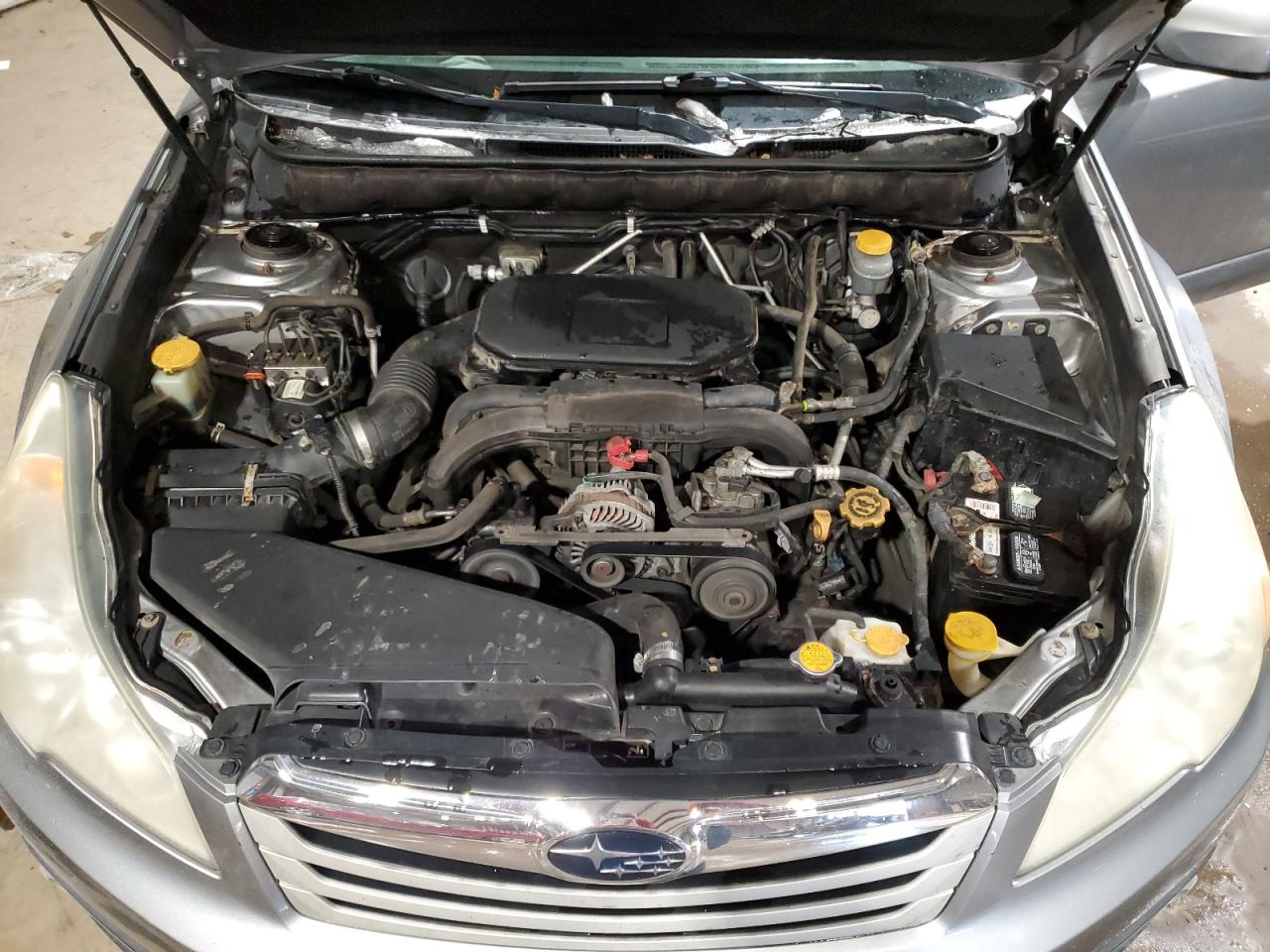 2011 Subaru Outback - Image 13