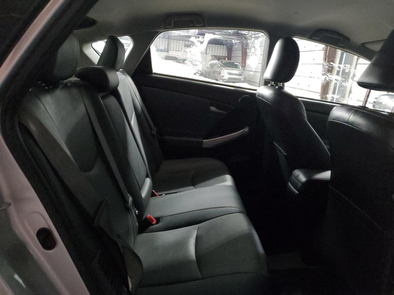 2014 Toyota Prius - Image 10