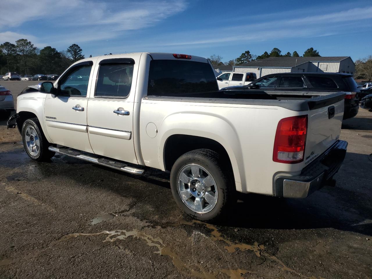 2011 GMC Sierra - Image 2
