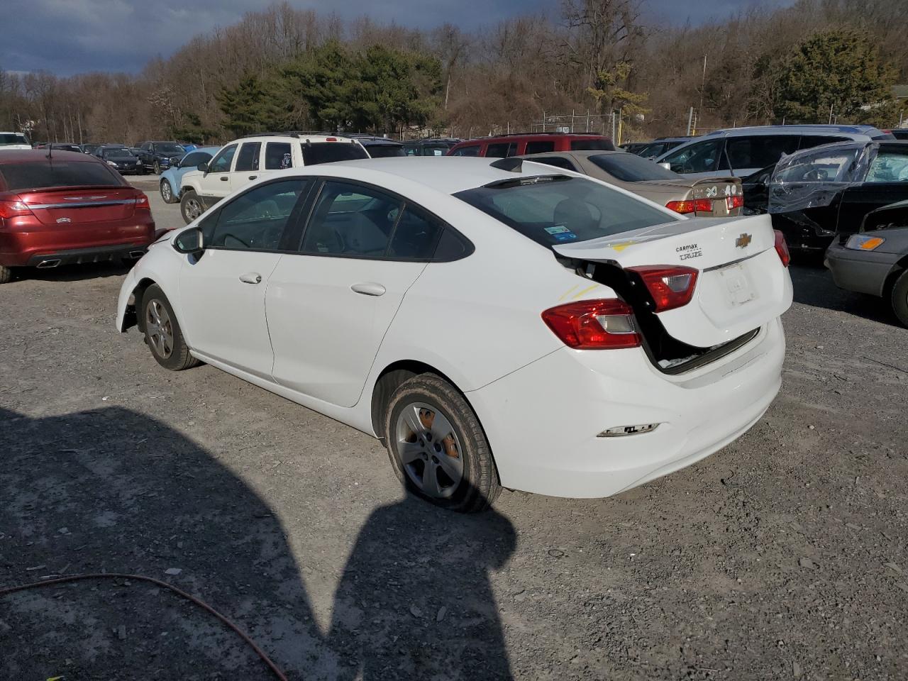 VIN 1G1BC5SM2J7225941 2018 CHEVROLET CRUZE no.2